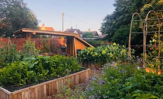 Apron Community Garden